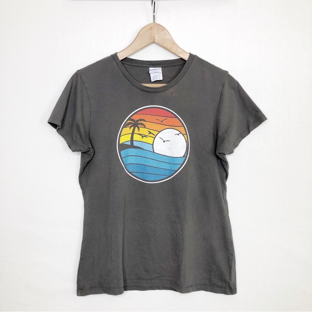 Sunrise graphic T-shirt